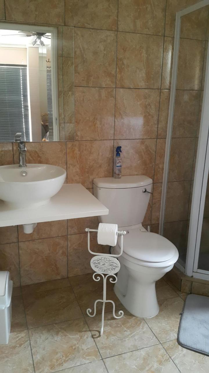 Kleines Nest Bed And Breakfast Walvis Bay Exteriör bild